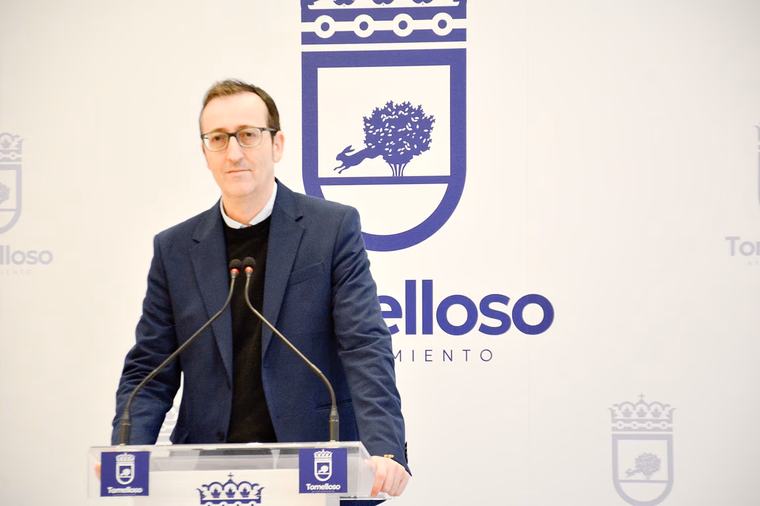 Antonio Calvo, concejal de Educación, durante la presentación de la gala. 