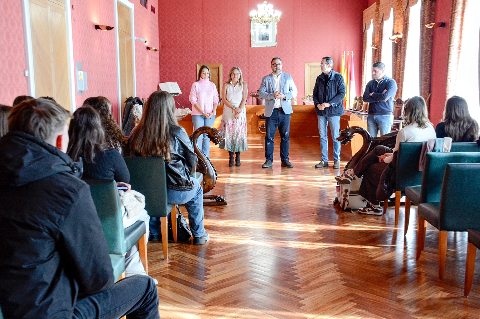 Javier Navarro, durante la recepción de los estudiantes italianos