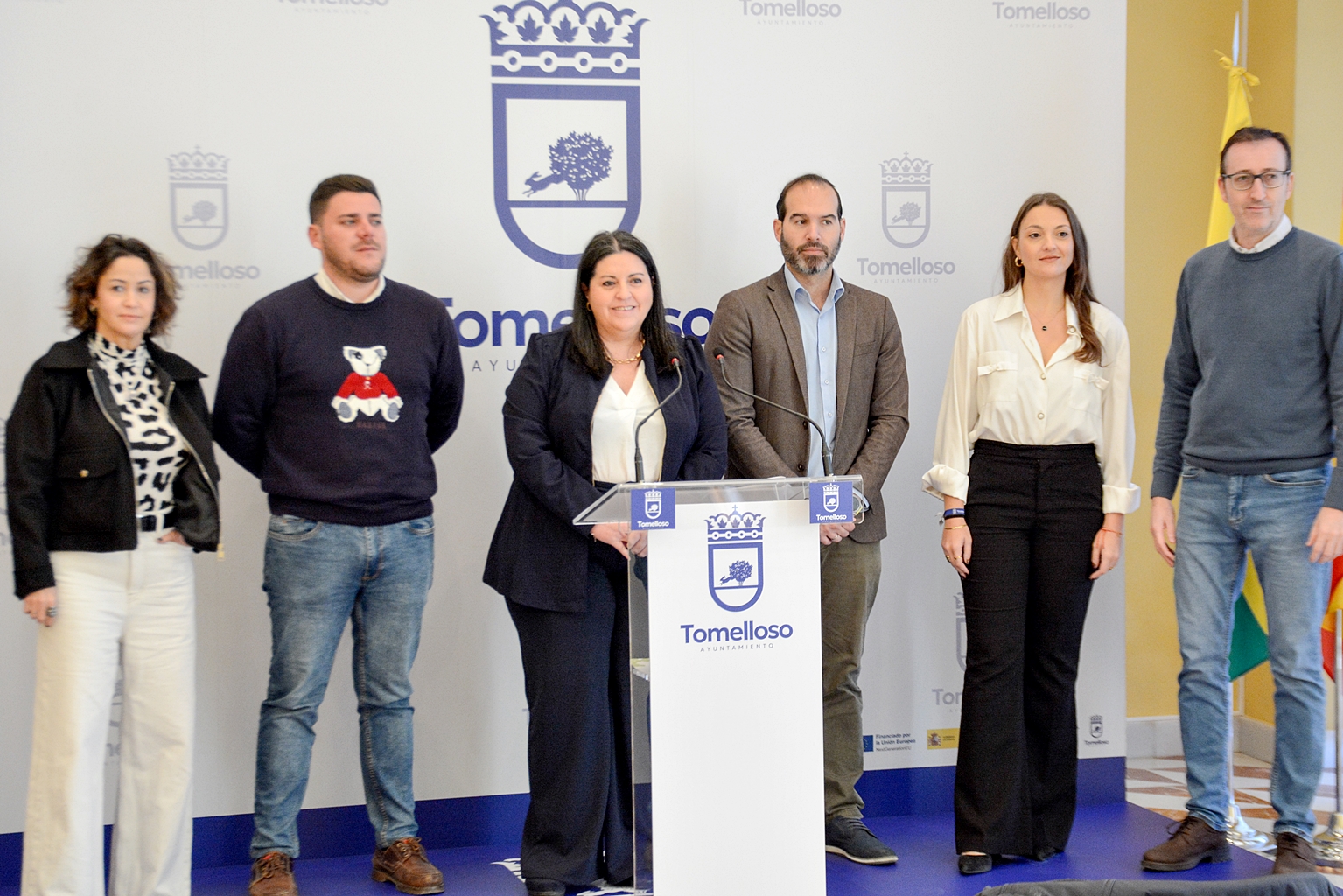 Concejales participantes en la presentación del programa de Navidad