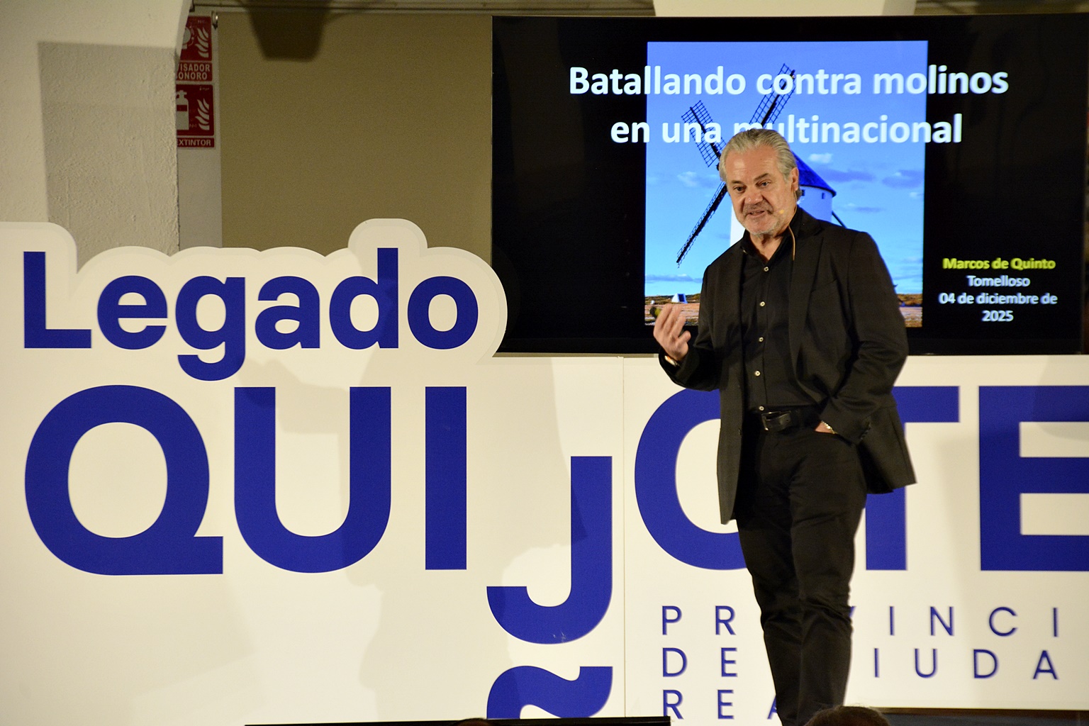 Marcos de Quinto en un momento de la charla ofrecida en el lagar de la cooperativa