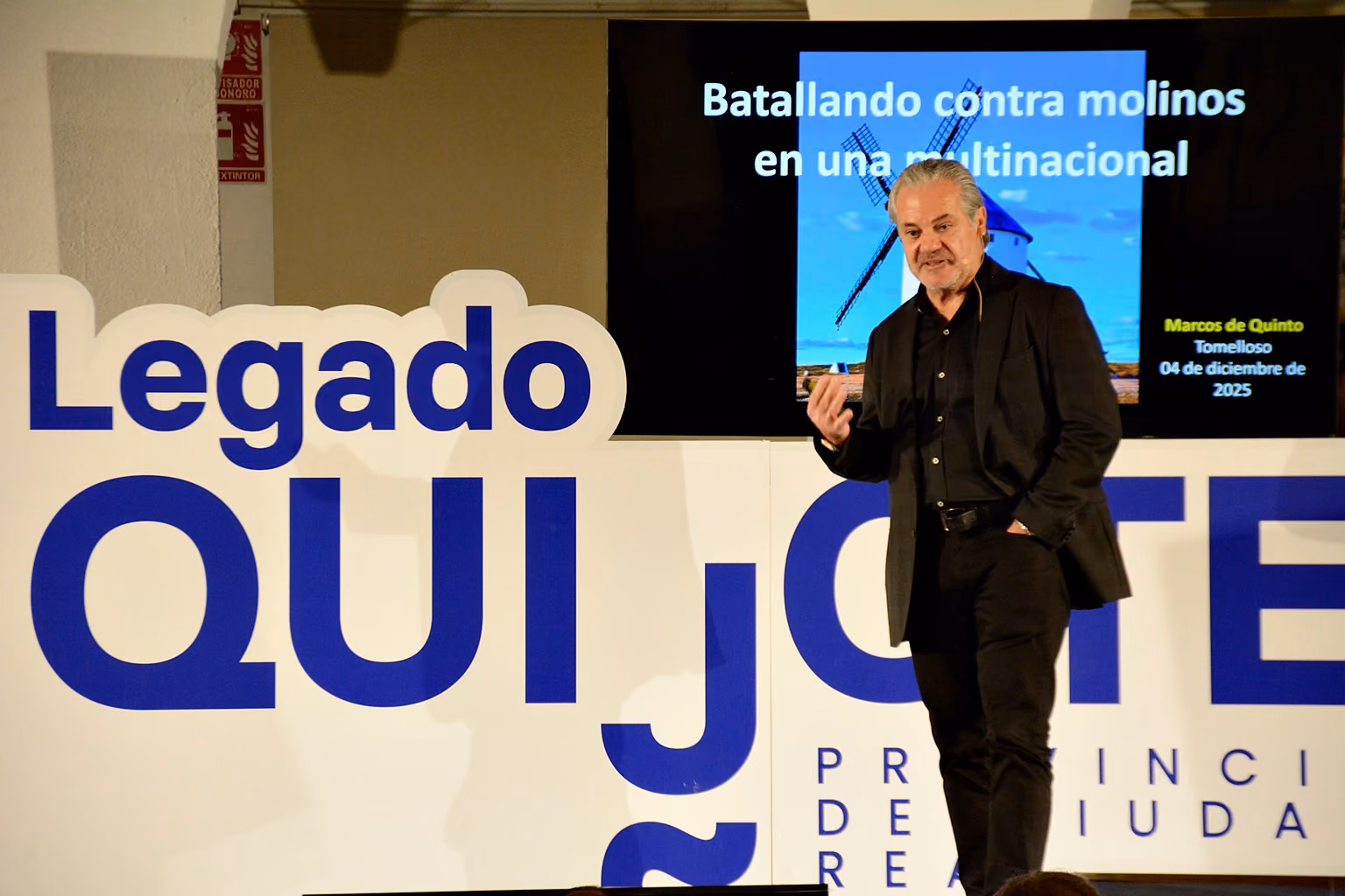 Marcos de Quinto en un momento de la charla ofrecida en el lagar de la cooperativa