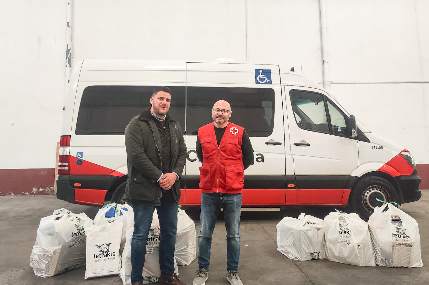 Tomelloso refuerza la campaña solidaria de Navidad con 4.600 € para Cáritas y Cruz Roja 1 6941476dadb8bfd90413698a jugetes%20cruz%20roja
