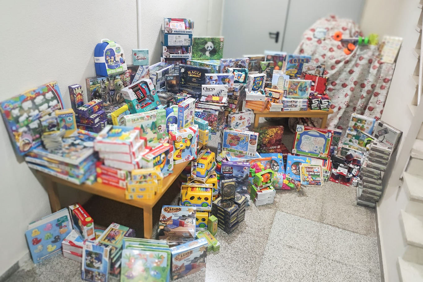 Tomelloso refuerza la campaña solidaria de Navidad con 4.600 € para Cáritas y Cruz Roja 2 694149eb8a9094d745384a4c juguetes