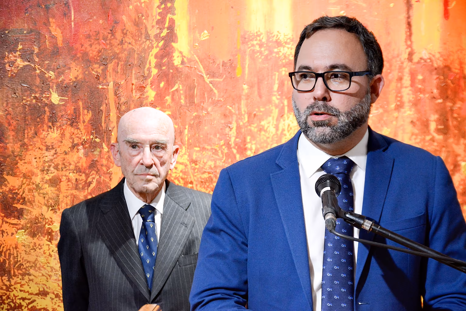 Javier Navarro durante su intervención durante la inauguración de la exposición