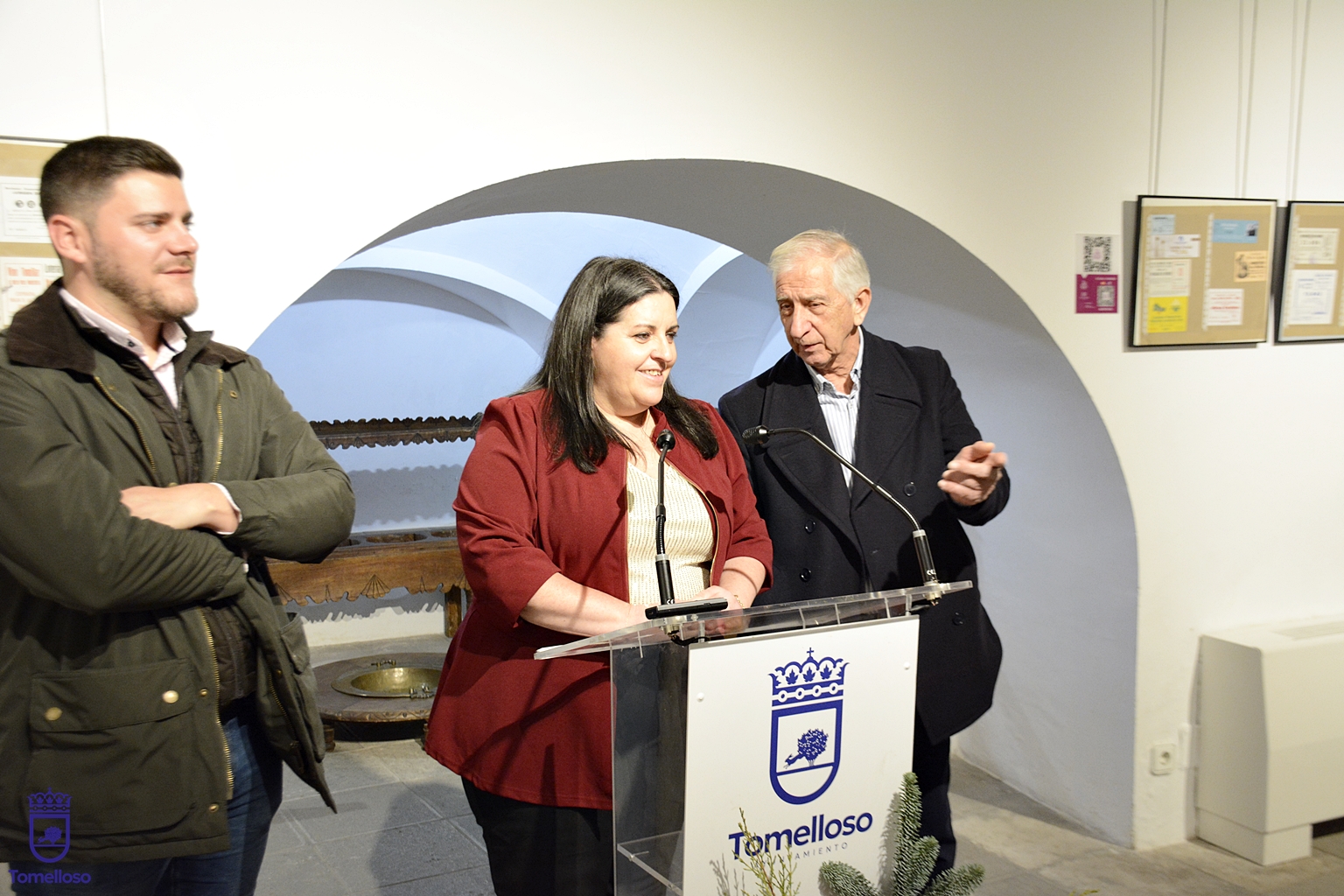 Inés Losa y Ángel Morales durante la inauguración de la muestra