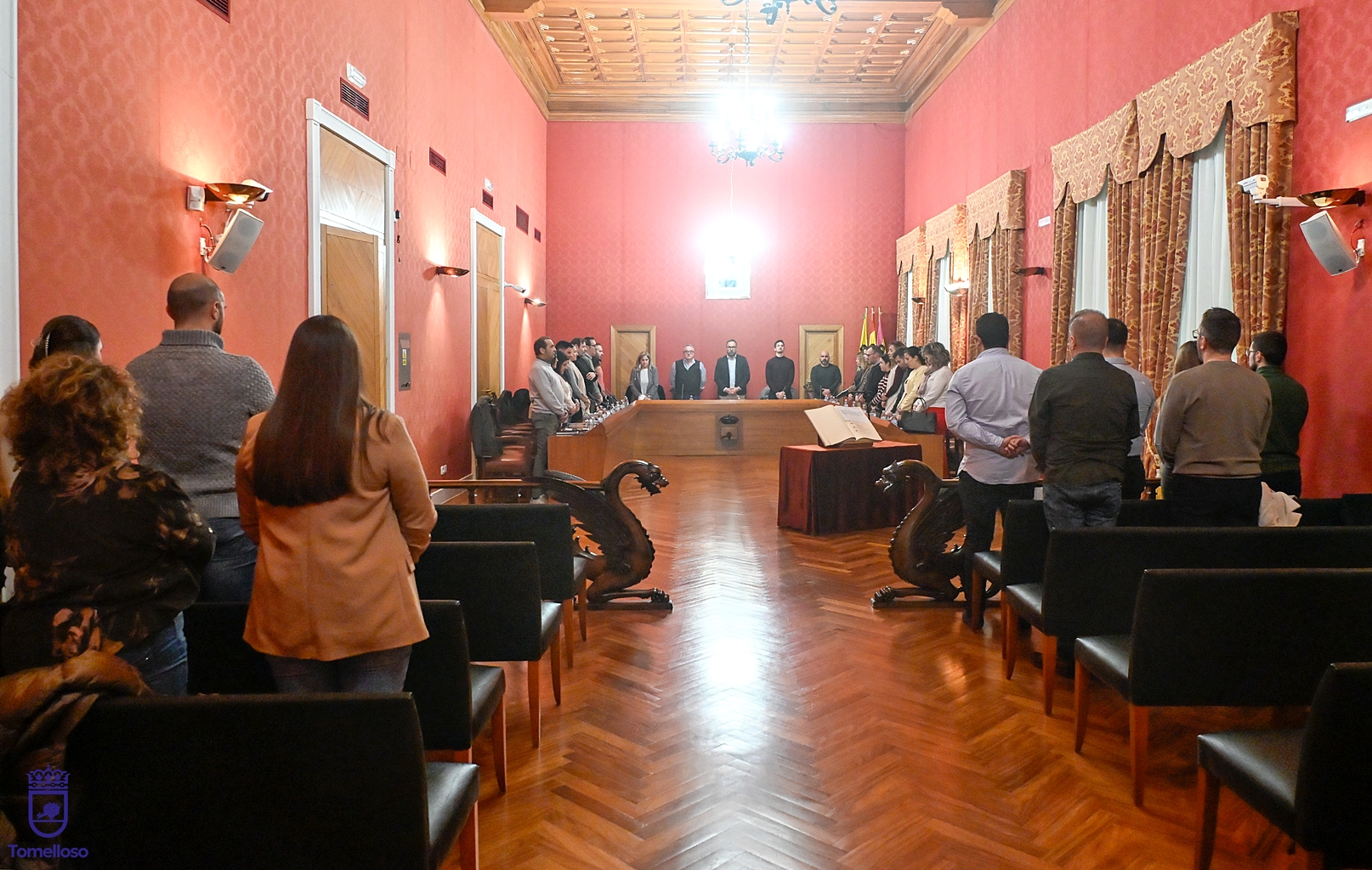 Pleno Ayuntamiento de Tomelloso. Minuto de silencio por víctimas de accidentes ferroviarios de Adamuz y Gelida