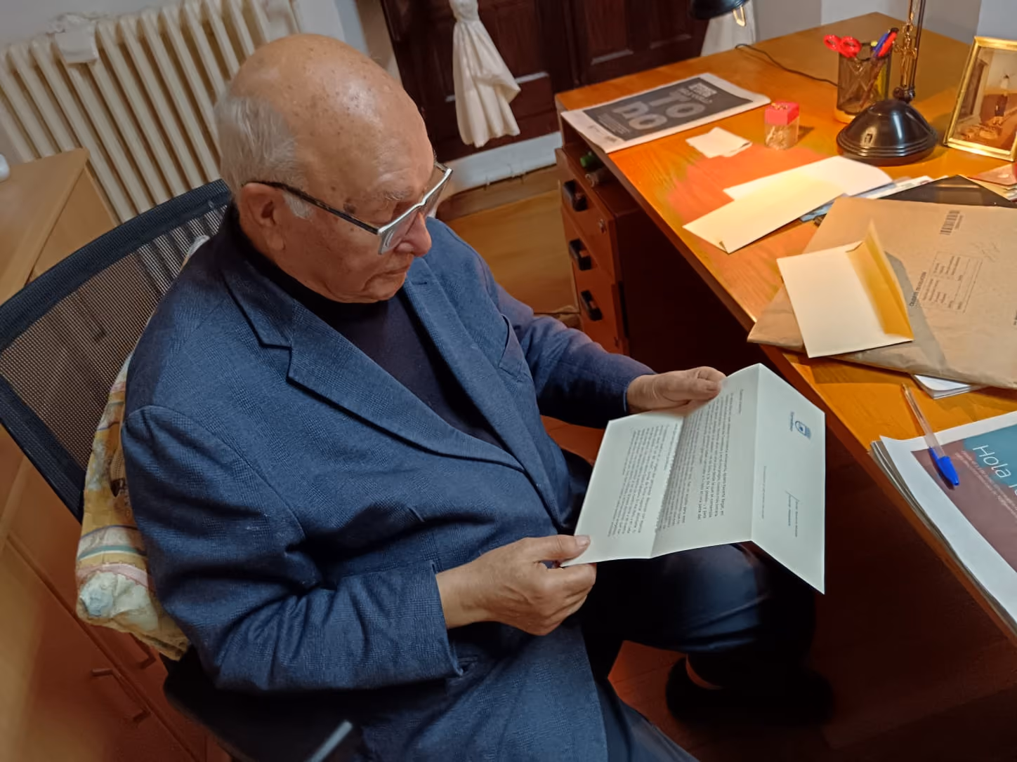 El alcalde felicita a Valentín Arteaga en su 90 cumpleaños