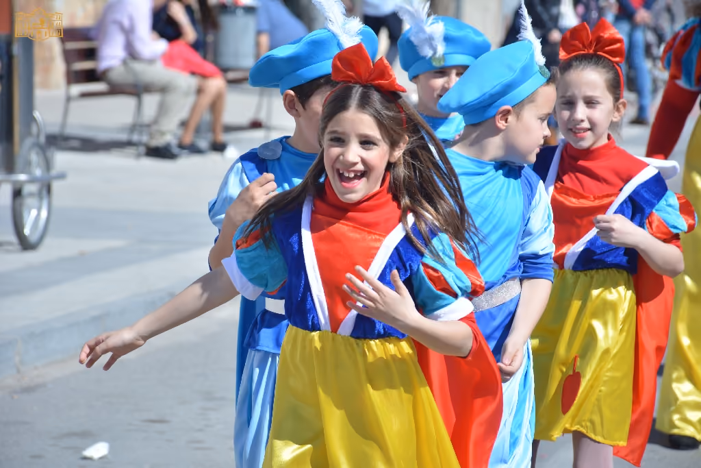 Imagen de un anterior desfile escolar
