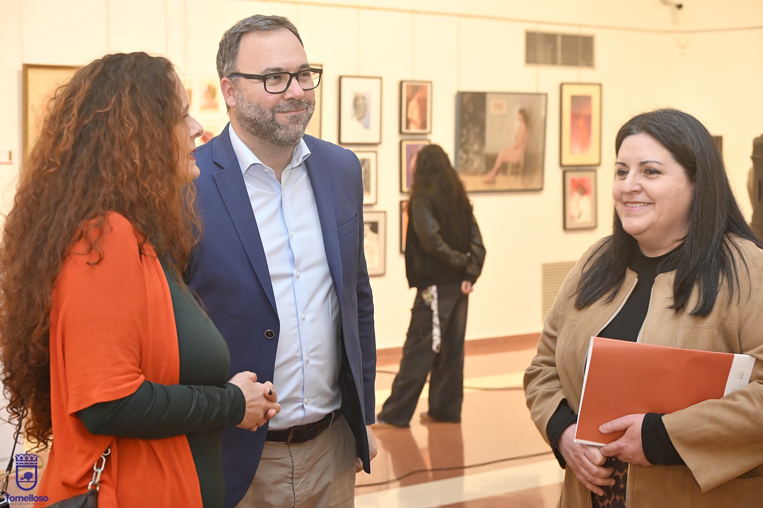 Caroline Culubret, Inés Losa y Javier Navarro, momentos antes de la inauguración de la muestra
