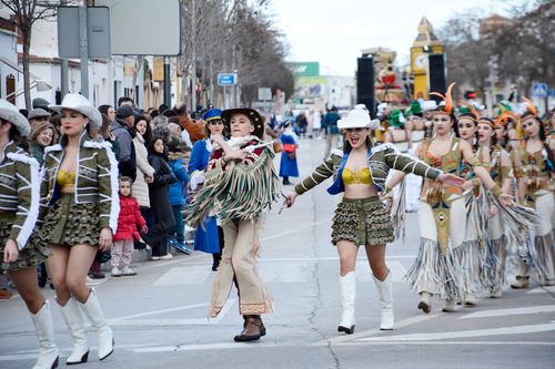 Foto de archivo del desfile de peñas locales
