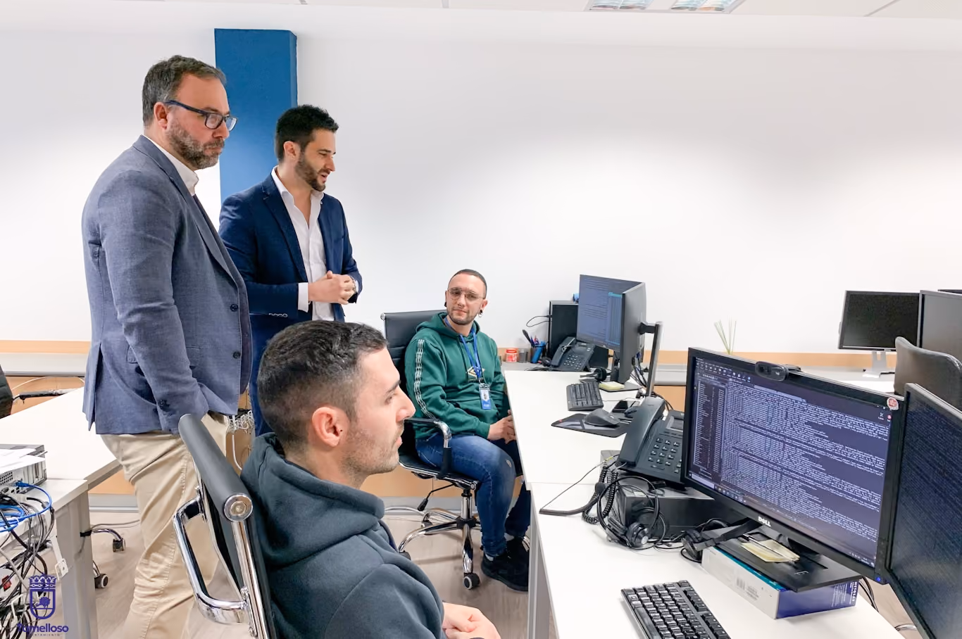 Visita del alcalde a grupo Nallam