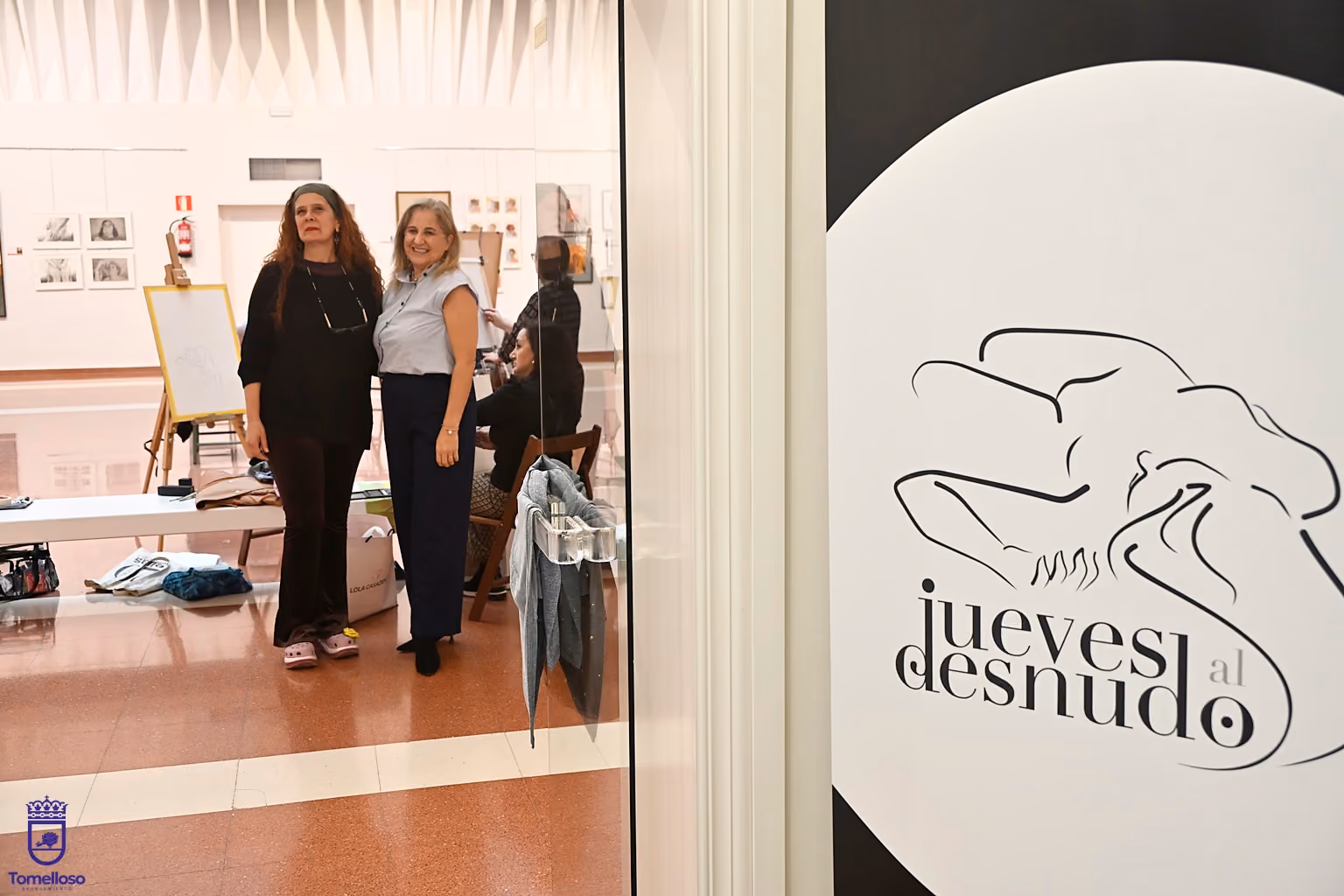 Caroline Coulubret y Eloísa Perales durante un descanso de la actividad