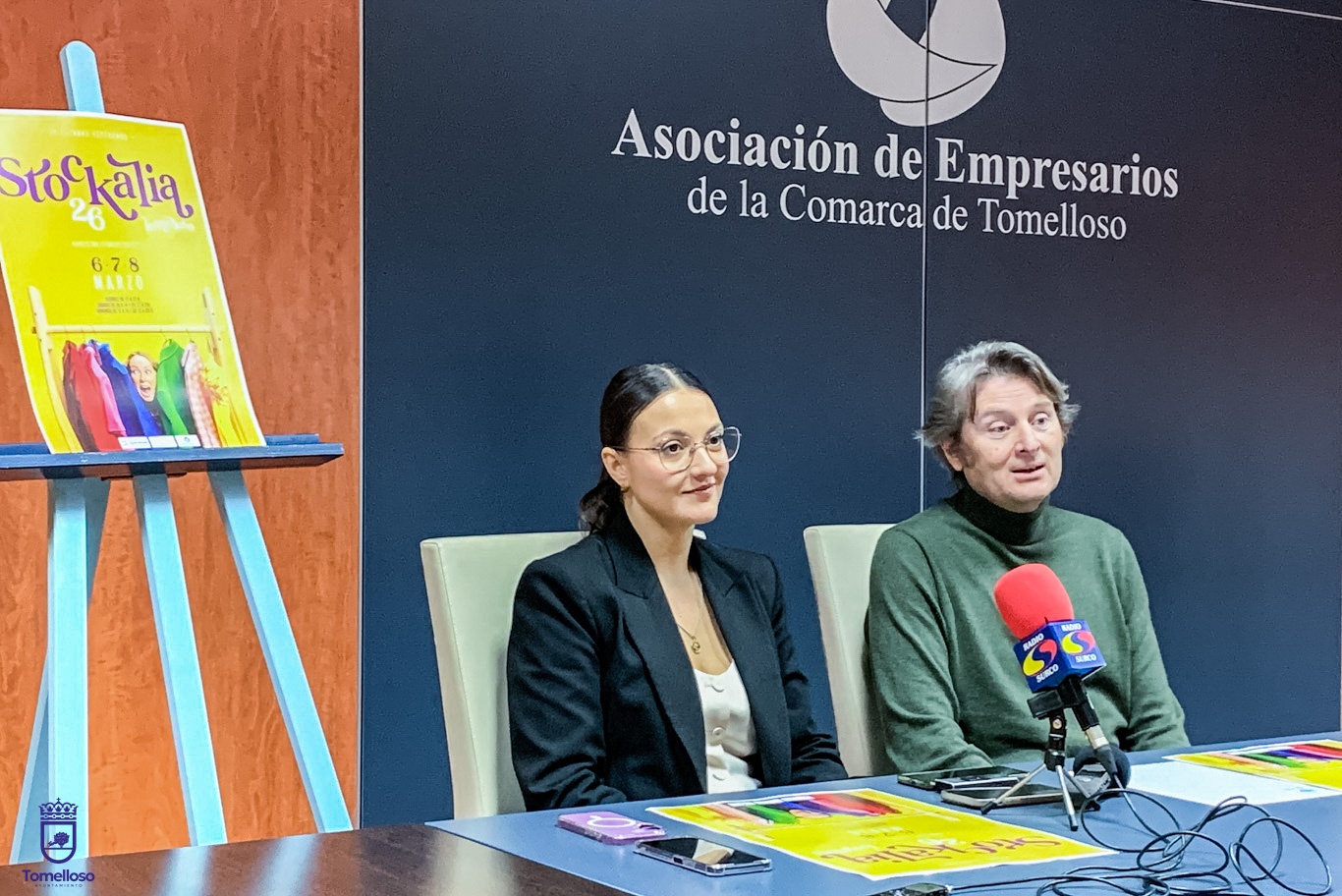 Presentación Stockalia por concejala de Promoción Económica y presidente Asociación de Empresarios de la Comarca