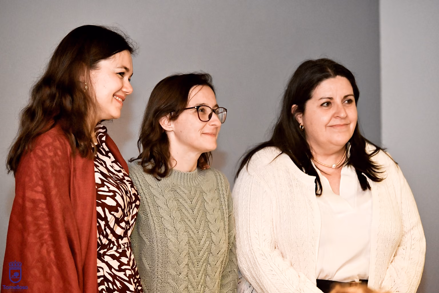 De izquierda a derecha, Carmen Gregorio, Carmen Labrador e Inés Losa durante la presentación de la charla