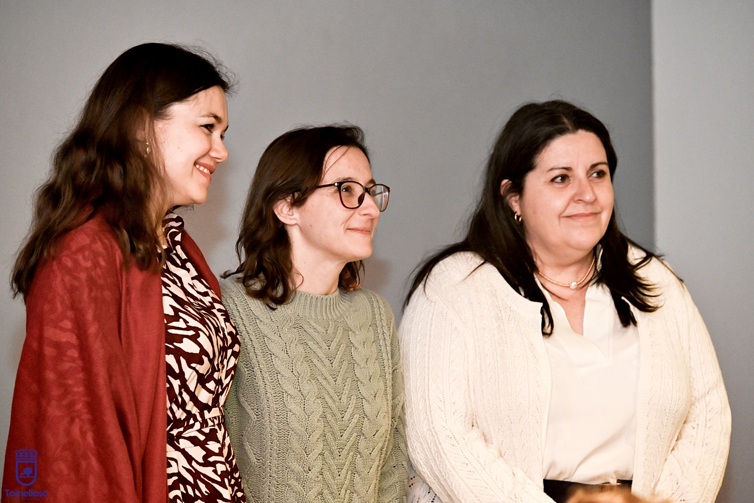 De izquierda a derecha, Carmen Gregorio, Carmen Labrador e Inés Losa durante la presentación de la charla