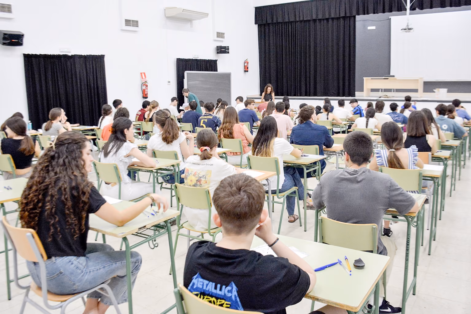 Estudiantes en un aula
