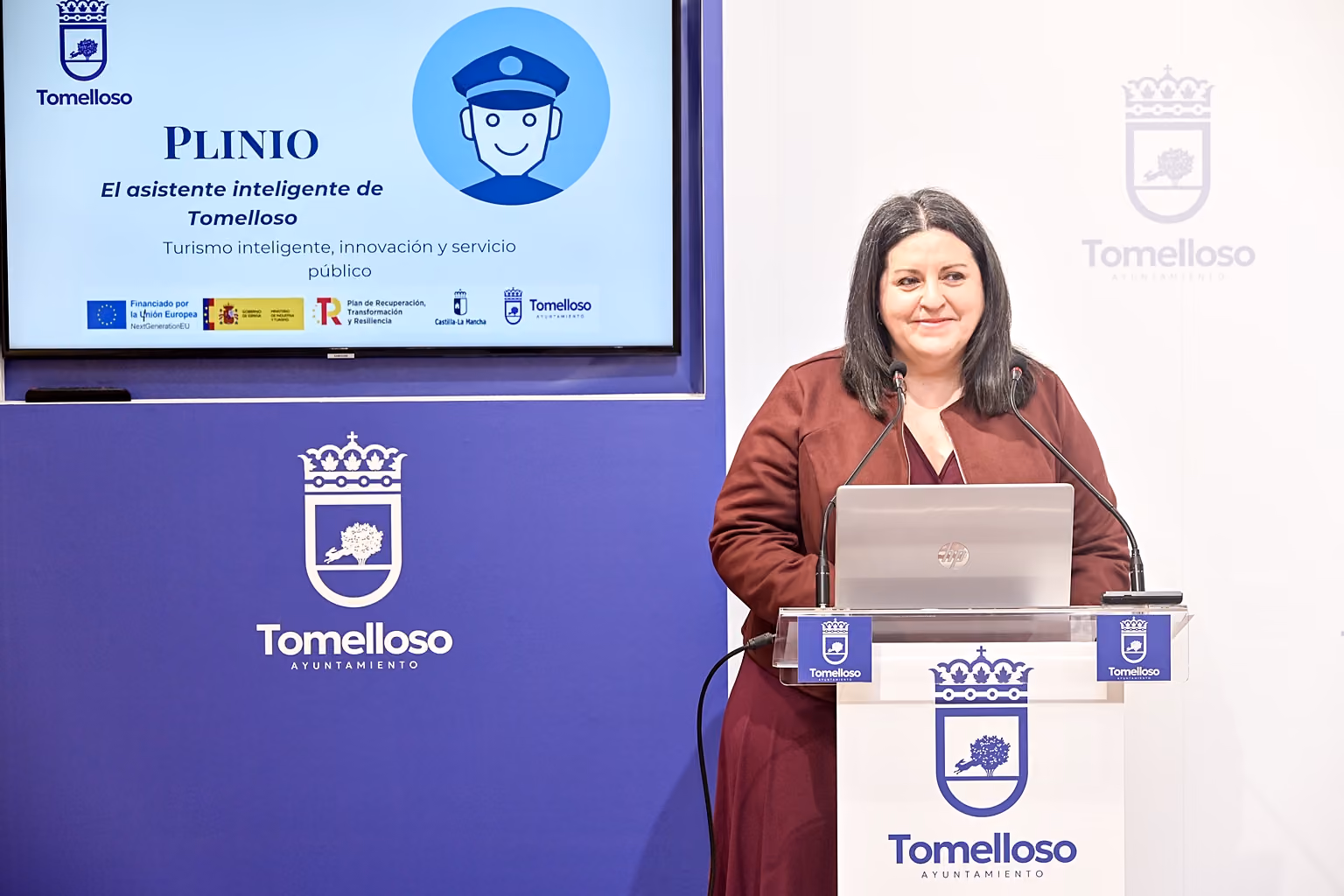 Inés Losa durante la presentación de Plinio