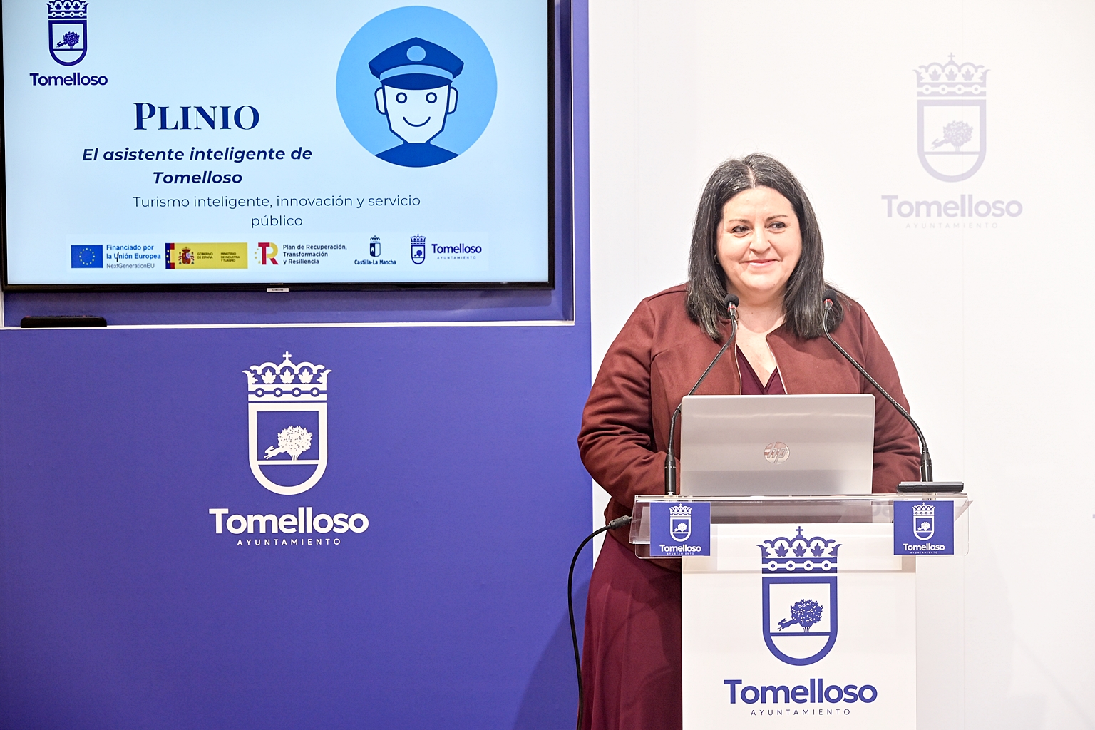 Inés Losa durante la presentación de Plinio