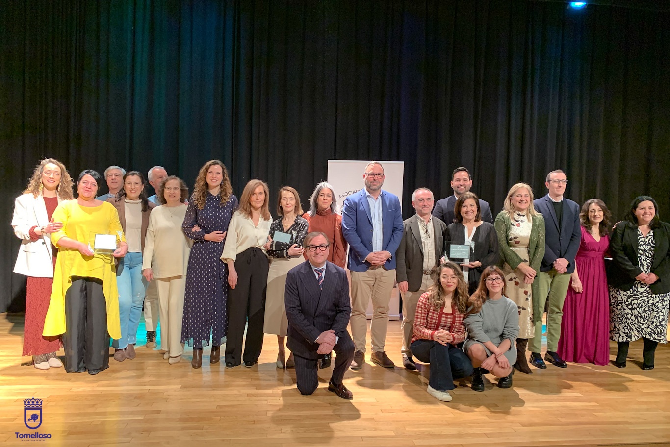 Foto de familia de la gala Tomelloseros 2025