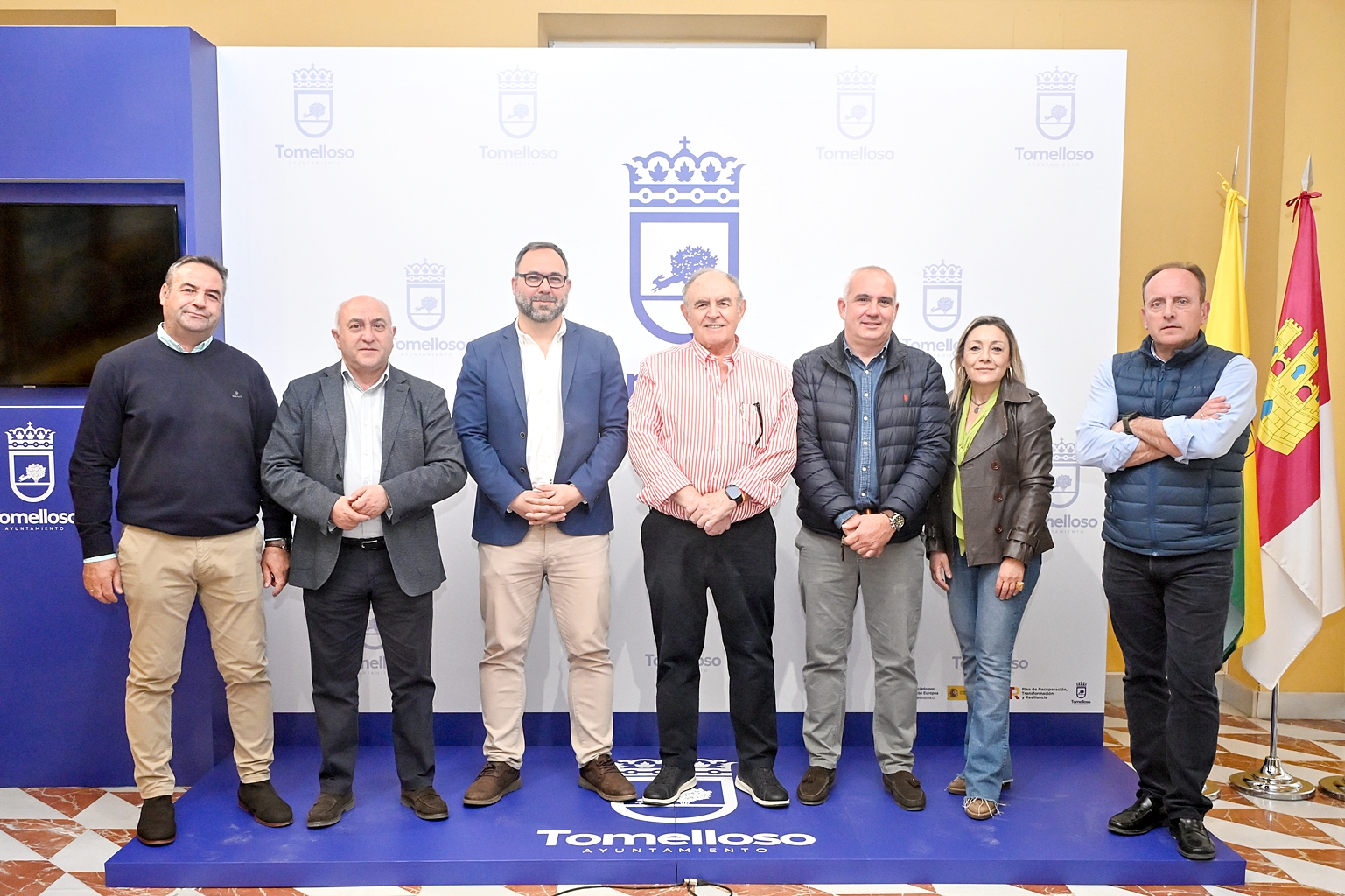 Imagen con algunos de los participantes en la reunión de ASAJA