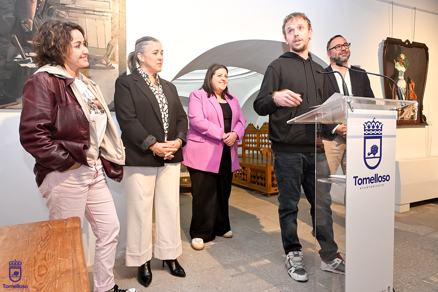 Manuel Solana, durante la inauguración de la exposición "Bodegones y otros Dioses"