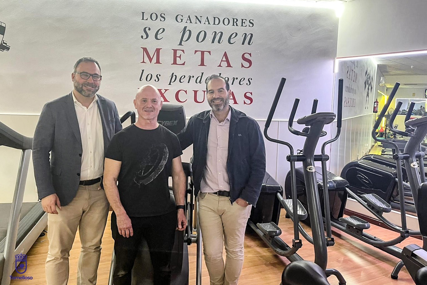 El alcalde y el concejal de Deportes junto a Tony Ortiz en 20 aniversario de Tony Sport