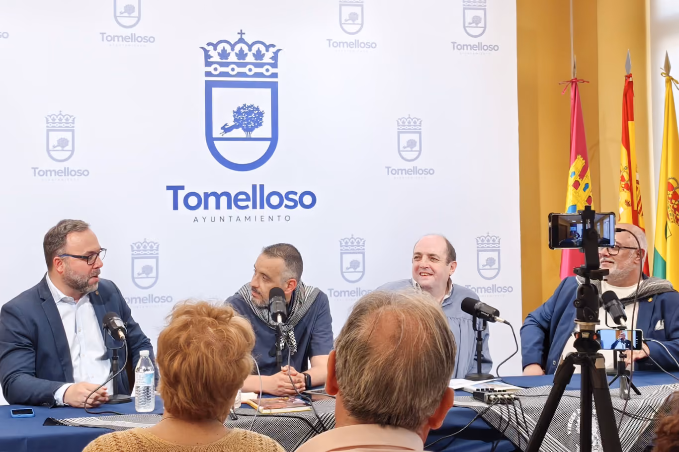 Intervención del alcalde en el podcast "Un café con historia" grabado en la sala Francisco Carretero del Ayuntamiento