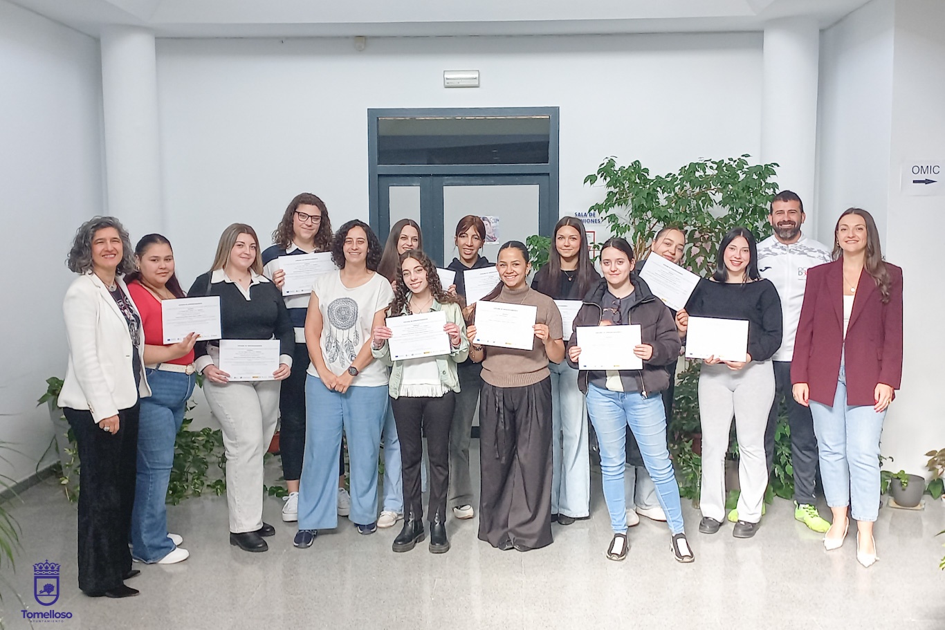 Foto de familia clausura curso "Aula Matinal, Comedor Escolar y Ludoteca"