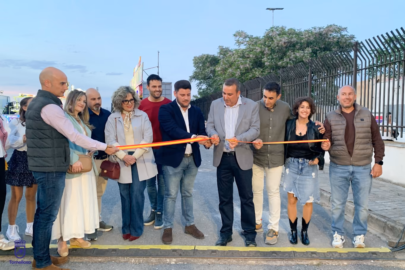 Corte de cinta inauguración fiestas barrio Europa
