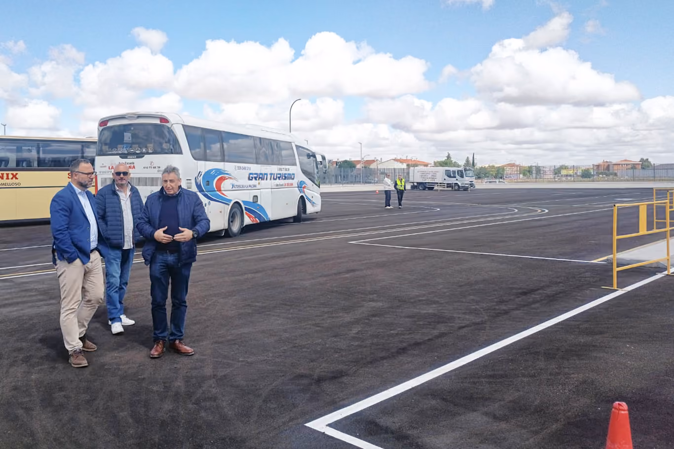El alcalde y el concejal de Urbanismo durante la visita a la nueva Pista de Conductores