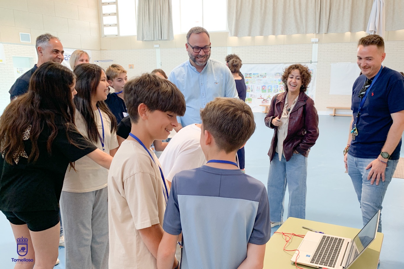 Javier Navarro y Carmen López durante la visita al CEIP Maternidad