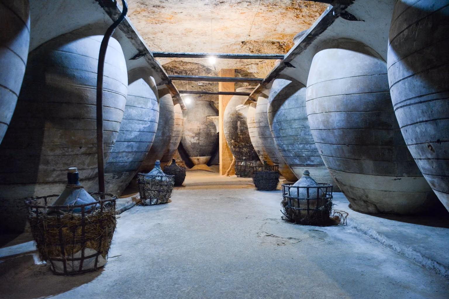 Las cuevas-bodega y su interpretación turística son objeto de estudio en este programa de formación on-line.