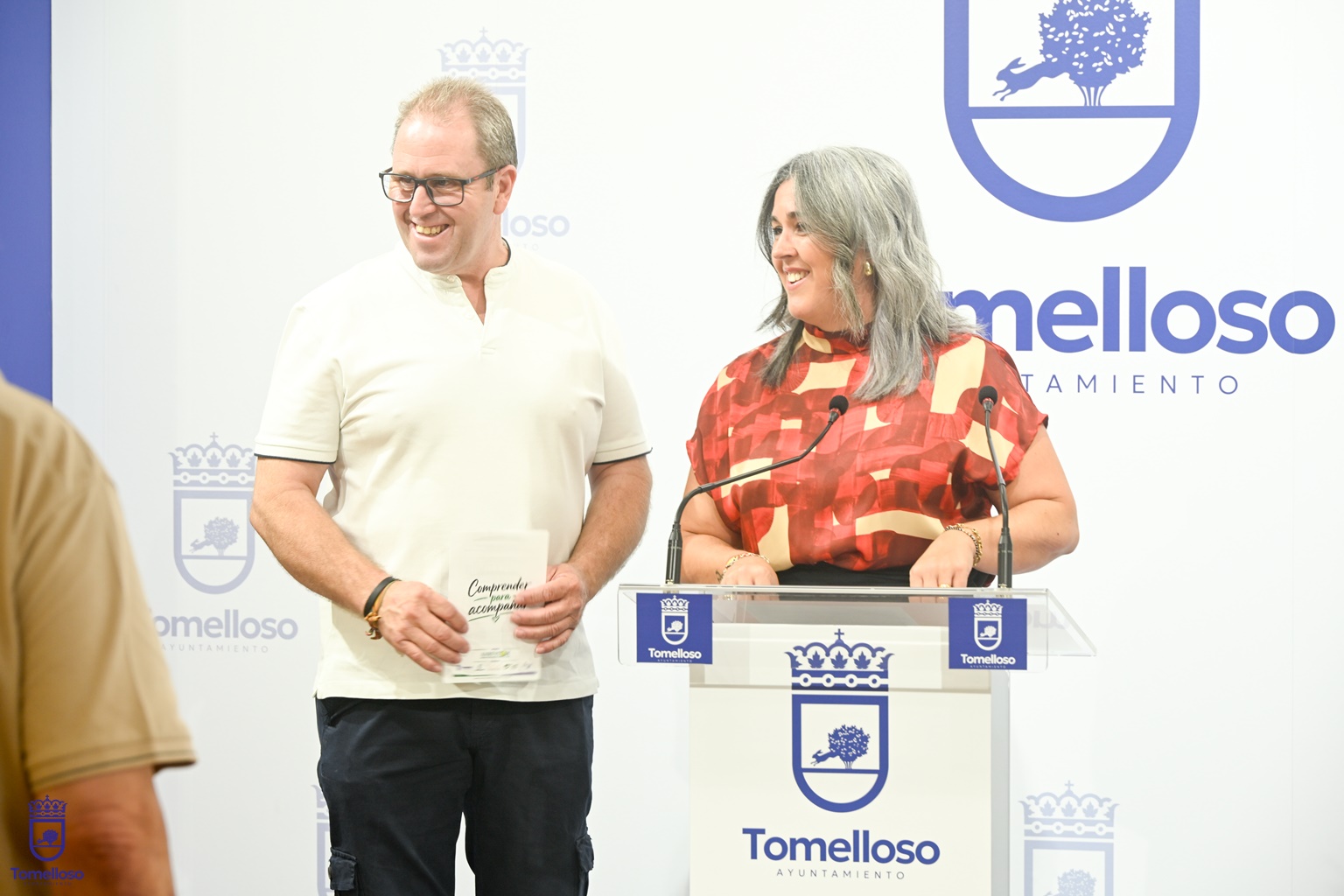 Vicente Linares y Elena Villahermosa durante la presentación de la jornada