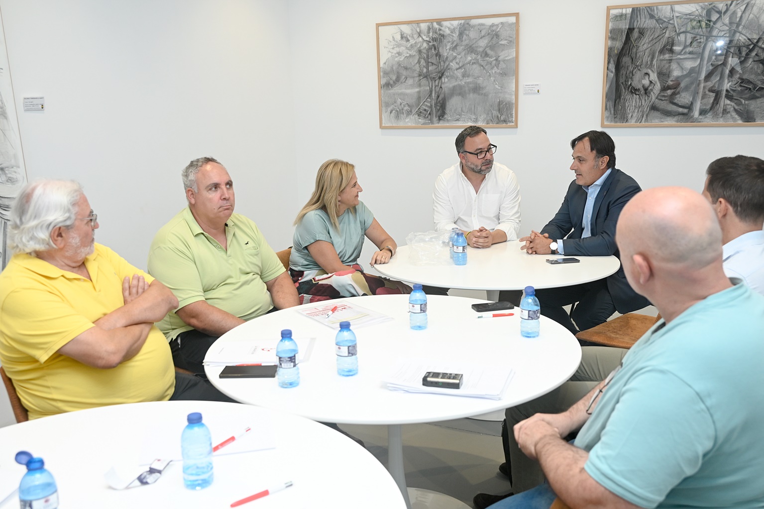 La reunión se celebró en uno de los salones del Mercado de Abastos
