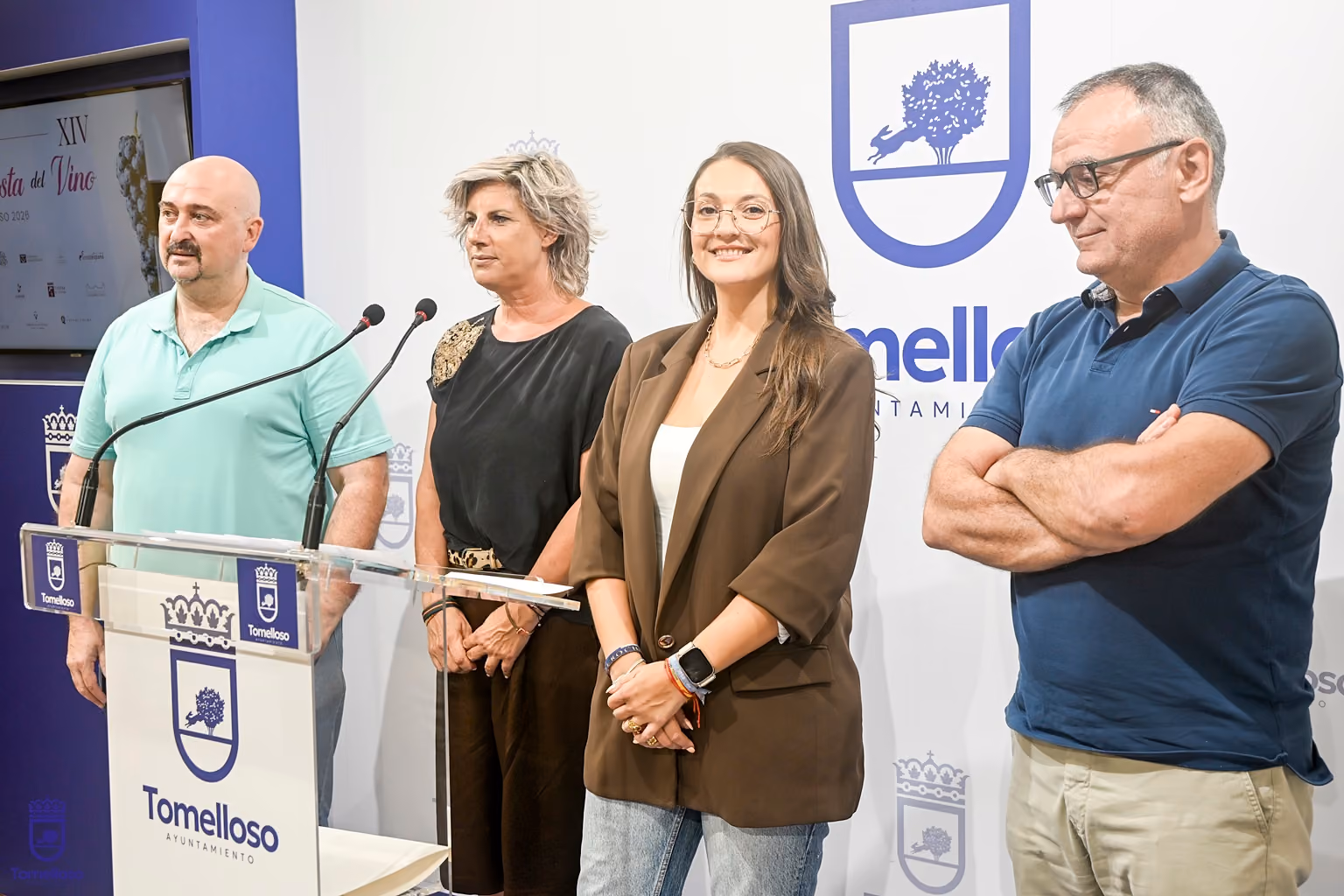 Participantes en la presentación de la Fiesta del Vino