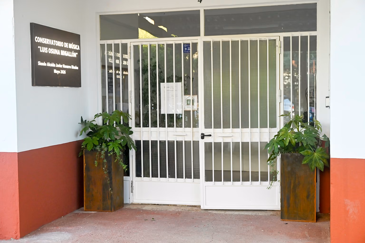 Entrada principal al centro