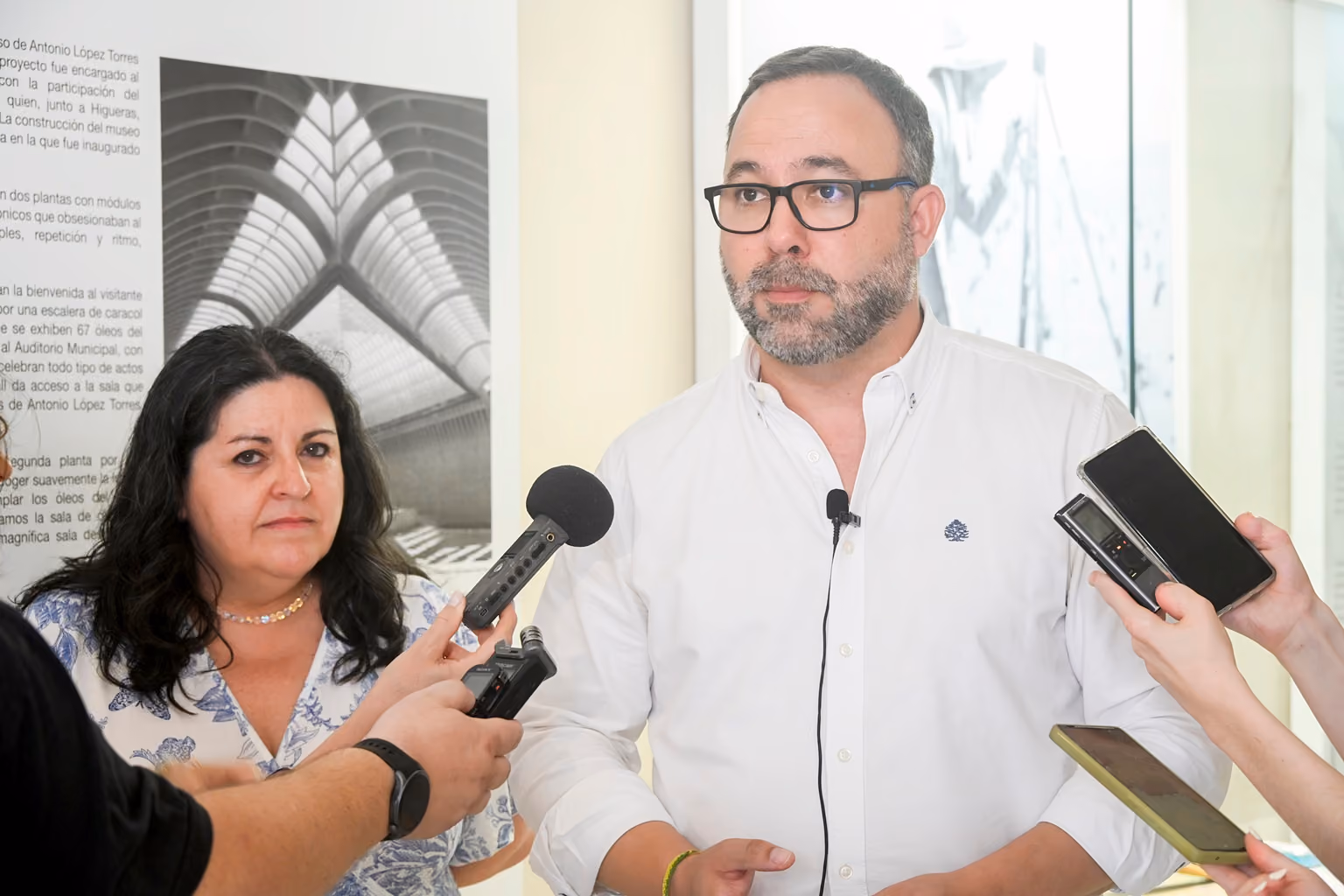 Presentación del renovado espacio de acogida del Museo López Torres con Javier Navarro e Inés Losa
