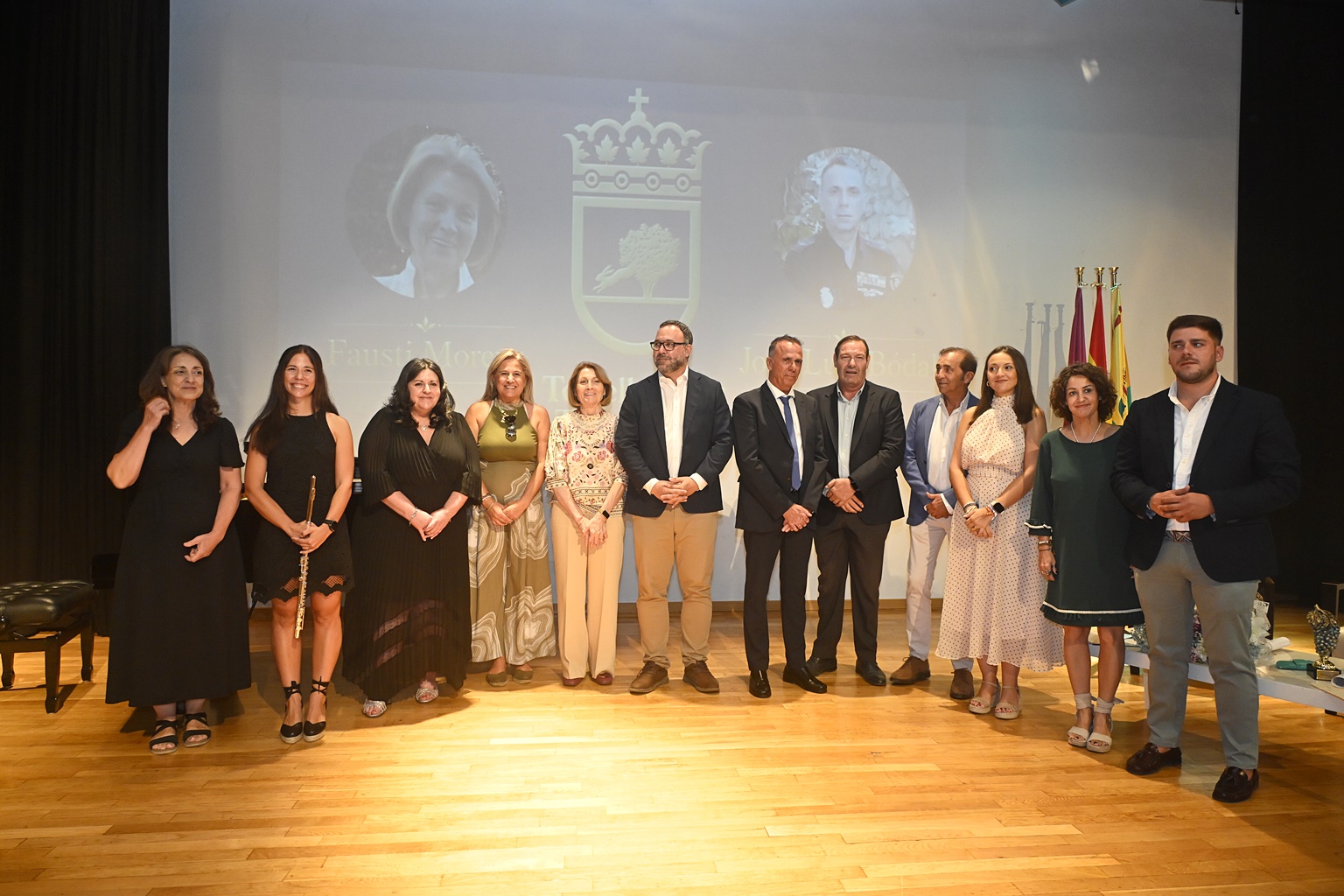 Foto de familia entrega de los Ausentes 2026