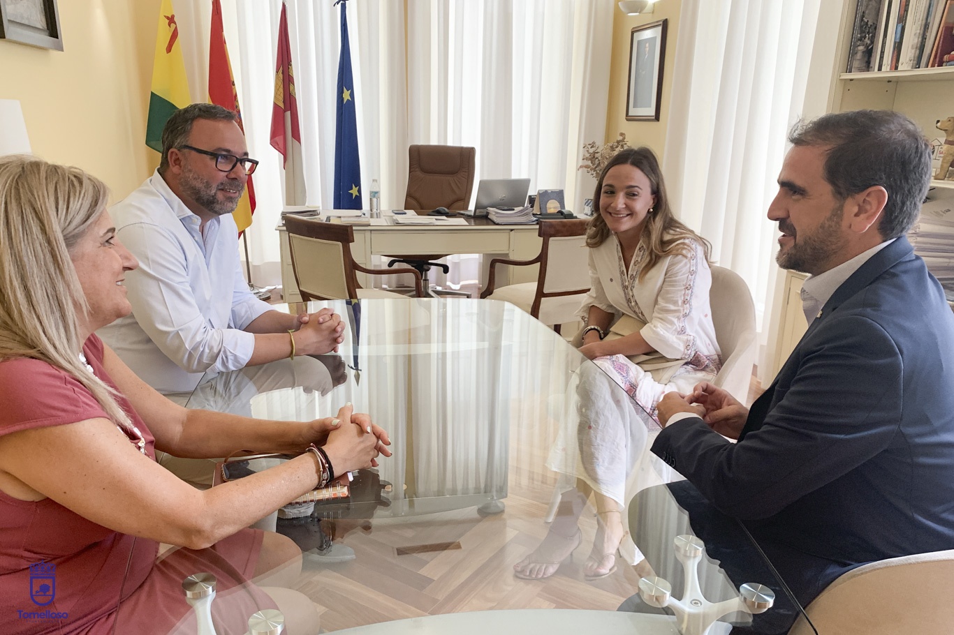 Reunión del alcalde, Javier Navarro y teniente de alcalde Eloísa Perales, con director territorial de Eurocaja y directora de la oficina de Tomelloso