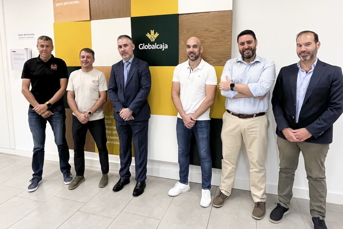 Asistentes a las firma de patrocinio