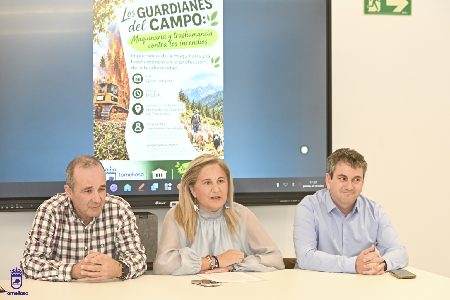 Eloísa Perales, junto a los ponentes de la charla orgnaizada por ASAJA