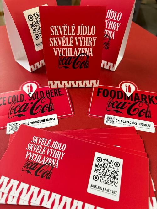 POS materál - cocacola stojánek, samolepka