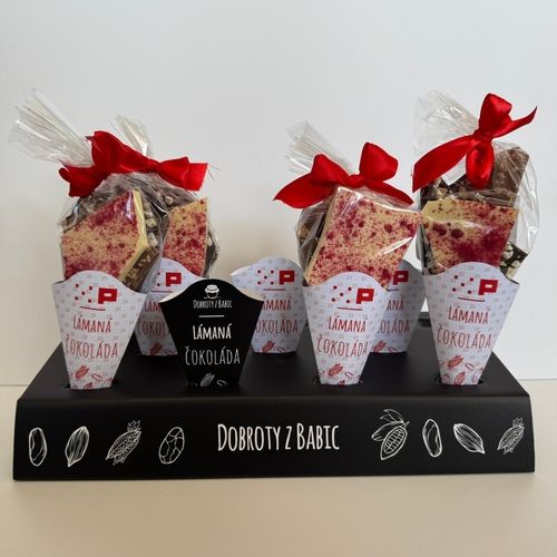 kartonový stojan na čokoládu