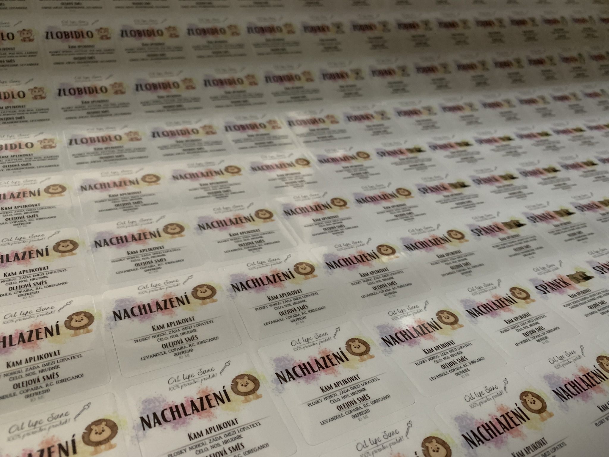 etiketa na roll-on, etiketa na esence