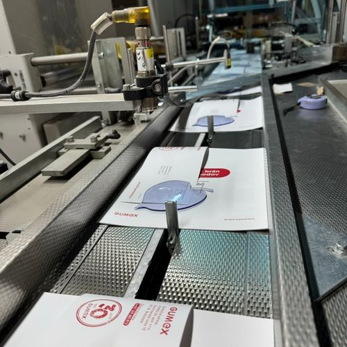 foliování časopisů a materiálů do folie