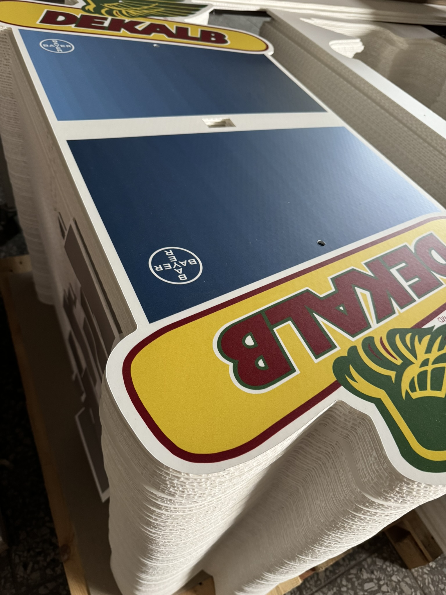 UV tisk na dutinkovou desku, tisk cedule, velkoformát, výřez