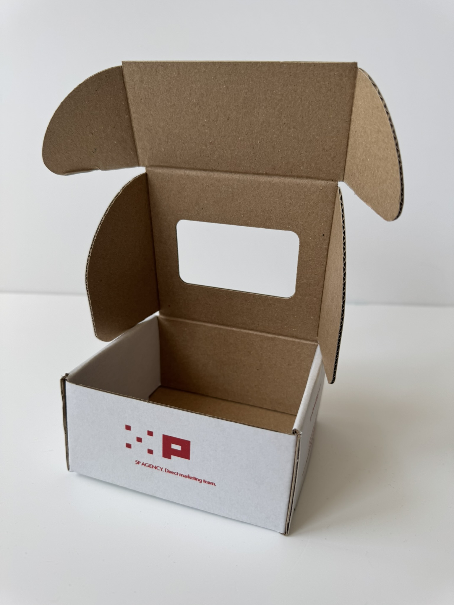 kartonová krabička na míru s výřezem