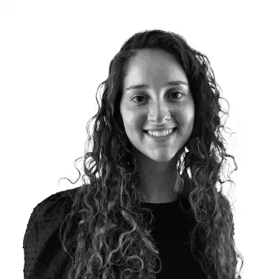 Portrait of Leticia Schimmel, UX/UI Designer