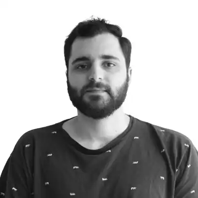 Portrait of Uriel Radzyminski, Full-stack Developer