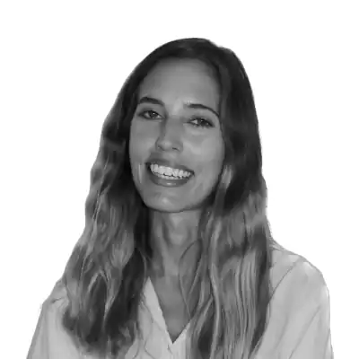 Portrait of Valentina Heslop, UX/UI Designer